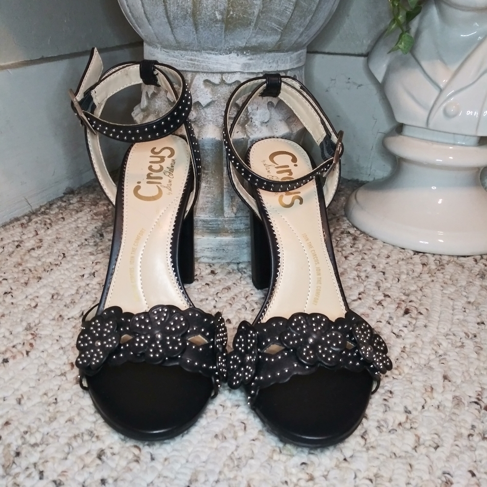 Circus By Sam Edelman Merle Silver Studded Black Floral Faux Leather Heels - Picture 2 of 10